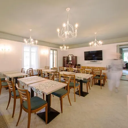Oliva Boutique Hotel *